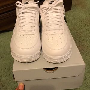 Nike AF1 sz 8.5 white comes with original box